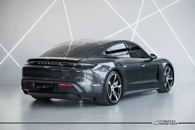Porsche Taycan - Imagem 2