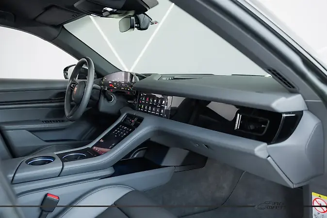 Porsche Taycan - Imagem 16