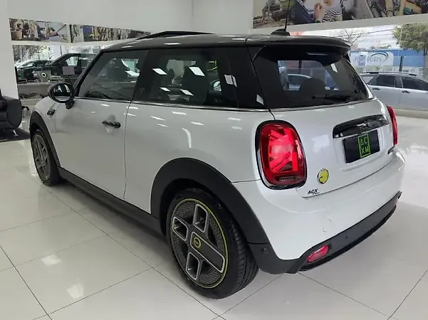 Mini Cooper SE - Imagem 9