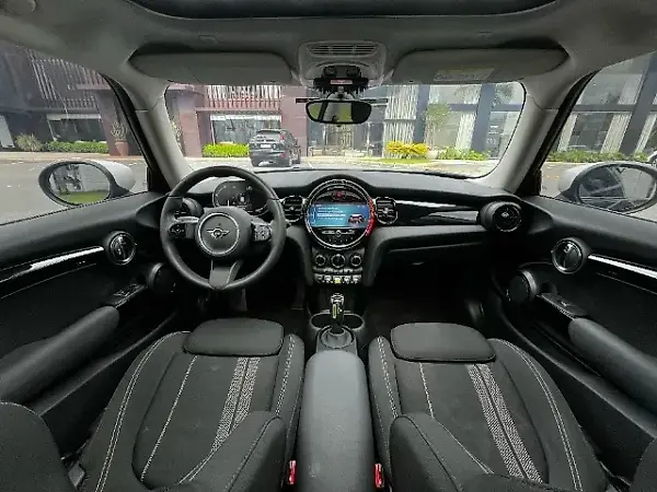 Mini Cooper SE - Imagem 8