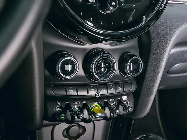 Mini Cooper SE - Imagem 10