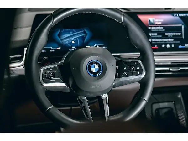 BMW IX2 - Imagem 13