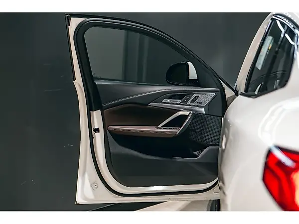 BMW IX2 - Imagem 12