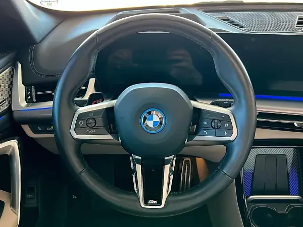 BMW IX1 - Imagem 8