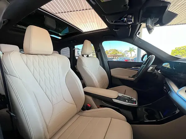 BMW IX1 - Imagem 12
