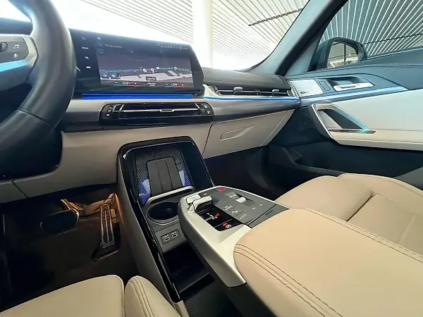 BMW IX1 - Imagem 10