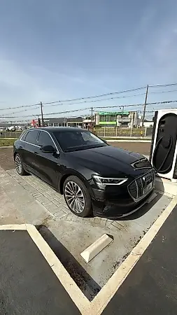 Audi E-tron - Imagem 2