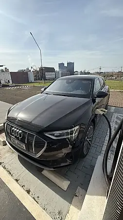Audi E-tron - Imagem 1