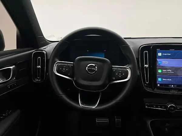 Volvo XC40 Recharge - Imagem 14
