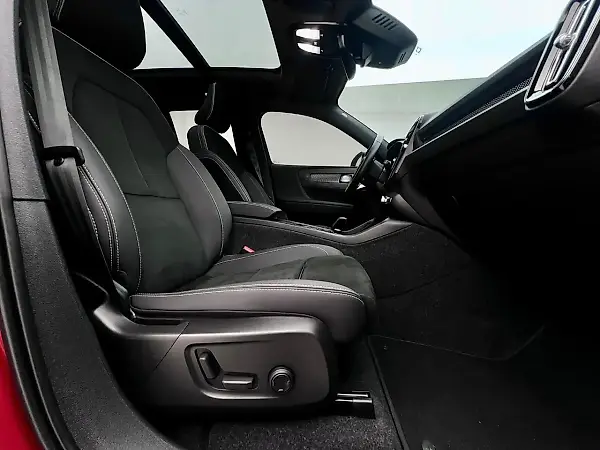 Volvo XC40 Recharge - Imagem 13