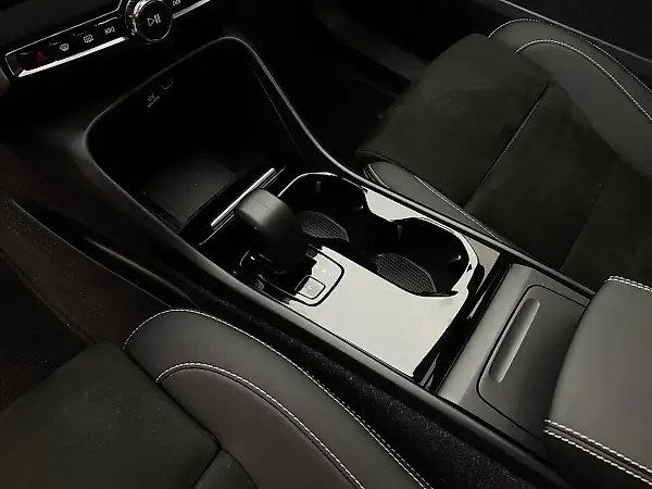 Volvo XC40 Recharge - Imagem 17