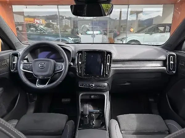 Volvo XC40 Recharge - Imagem 13