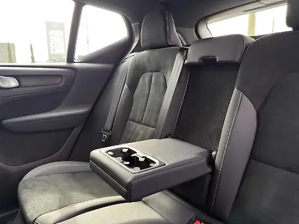 Volvo XC40 Recharge - Imagem 12