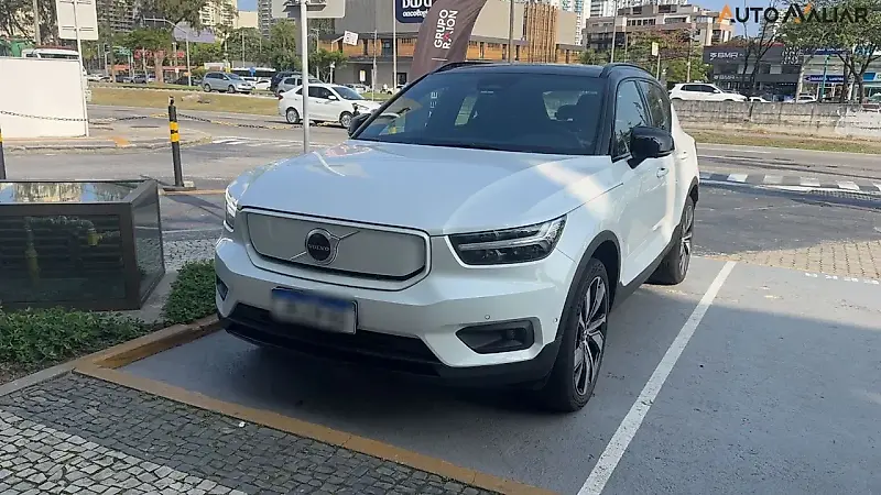 Volvo XC40 Recharge - Imagem 1