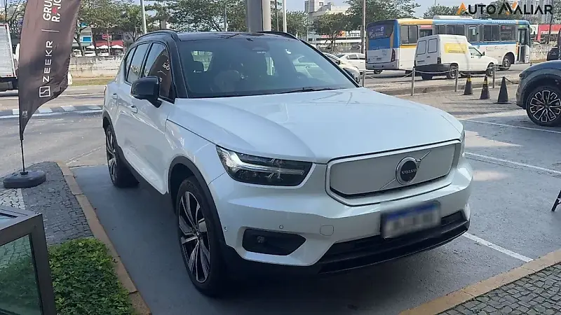 Volvo XC40 Recharge - Imagem 3
