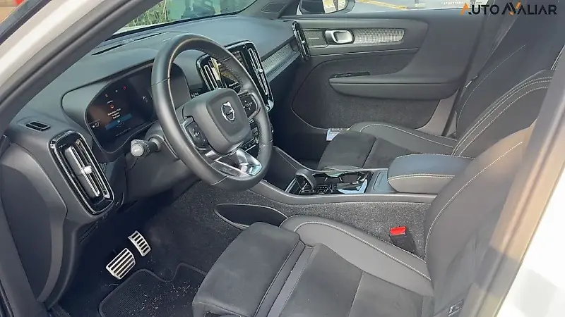 Volvo XC40 Recharge - Imagem 2