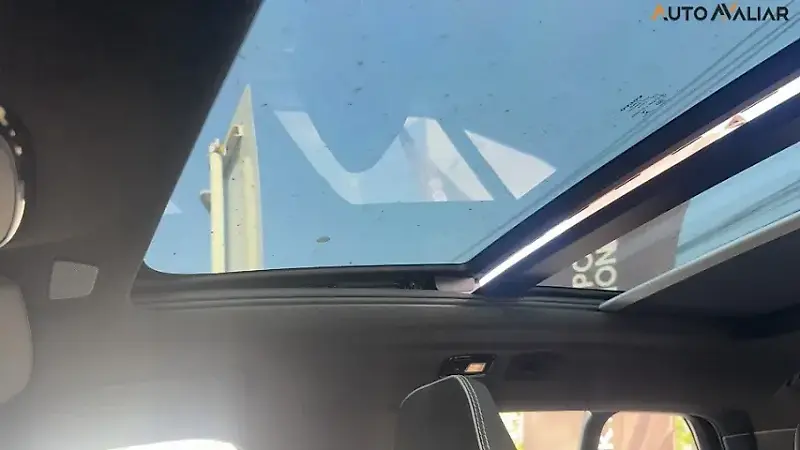 Volvo XC40 Recharge - Imagem 4