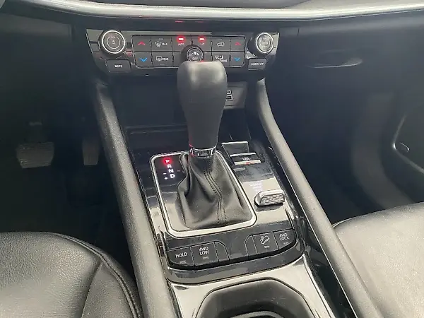 Jeep Compass 4xe Plugin Hybrid - Imagem 8
