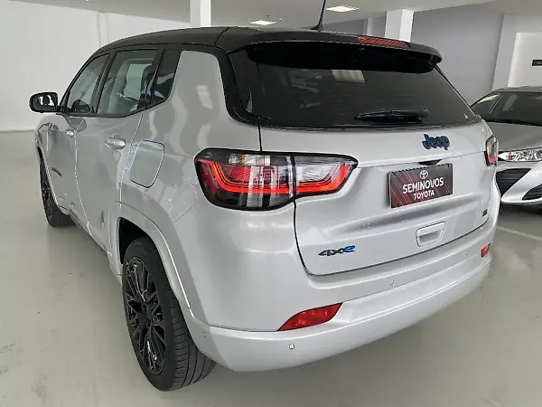 Jeep Compass 4xe Plugin Hybrid - Imagem 3