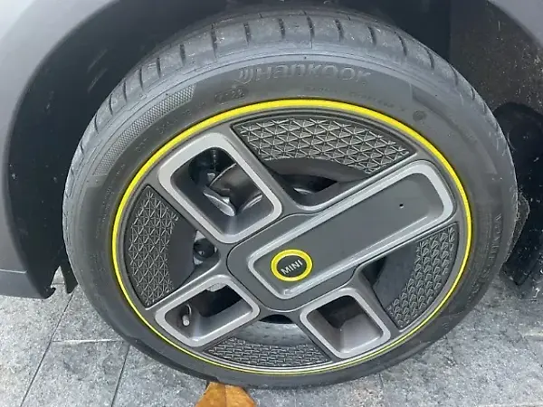 Mini Cooper SE - Imagem 13