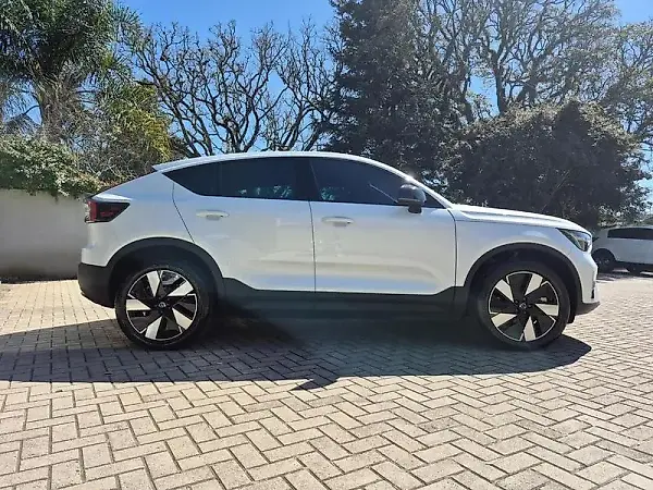 Volvo C40 Recharge - Imagem 2