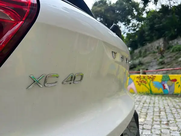 Volvo XC40 Recharge - Imagem 12