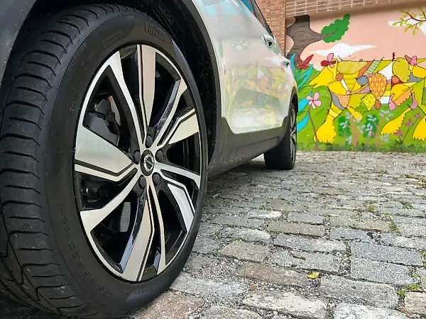 Volvo XC40 Recharge - Imagem 15