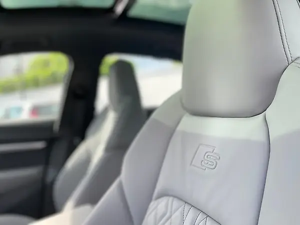 Audi Q8 Sportback E-tron - Imagem 11