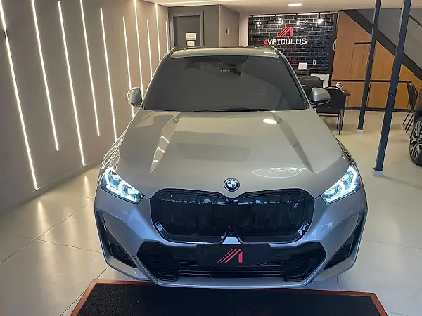 BMW IX1 - Imagem 1