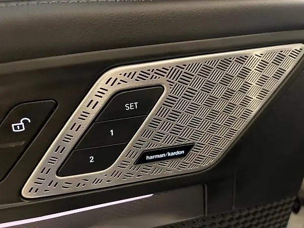 BMW IX1 - Imagem 12