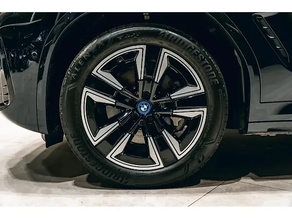 BMW IX3 - Imagem 8