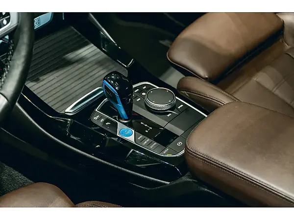 BMW IX3 - Imagem 12