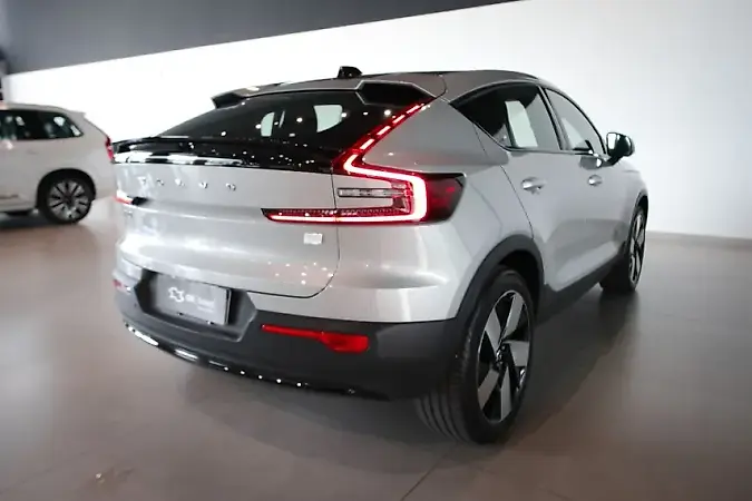 Volvo C40 Recharge - Imagem 15