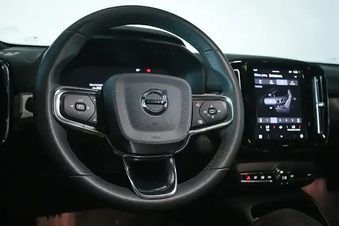 Volvo XC40 Recharge - Imagem 6
