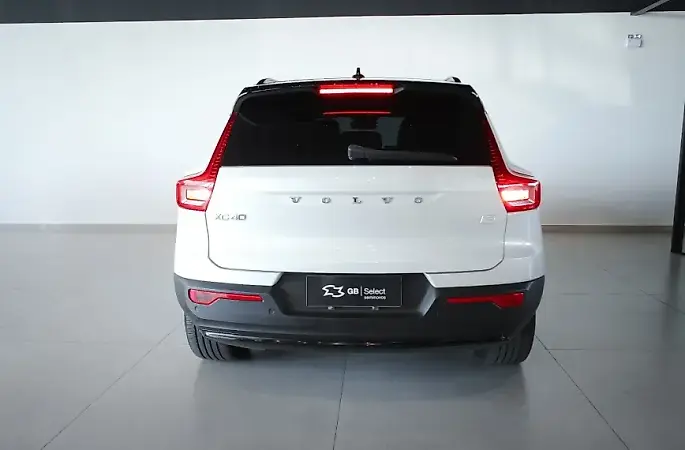 Volvo XC40 Recharge - Imagem 13