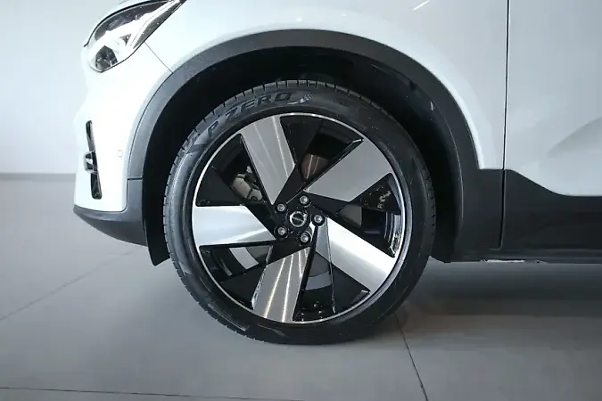 Volvo XC40 Recharge - Imagem 11