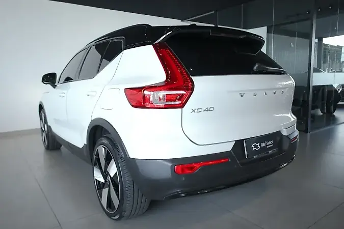 Volvo XC40 Recharge - Imagem 14