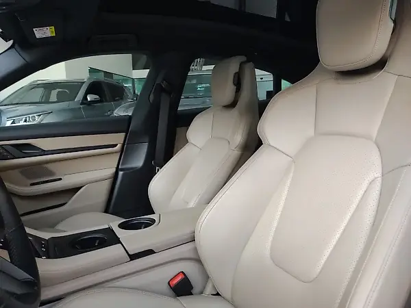 Porsche Taycan - Imagem 11