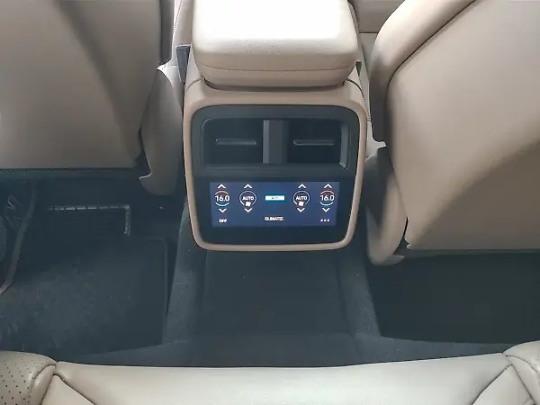 Porsche Taycan - Imagem 16