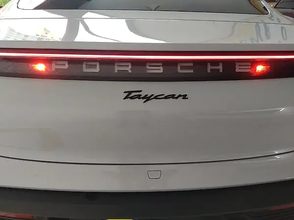Porsche Taycan - Imagem 7
