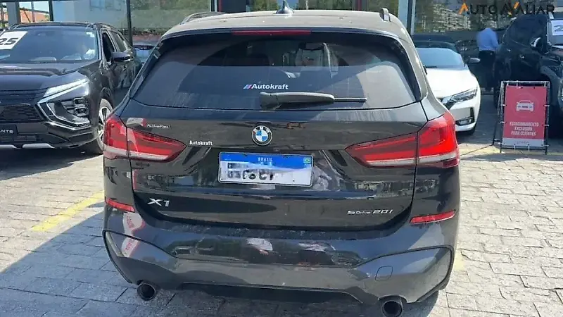 BMW IX1 - Imagem 2