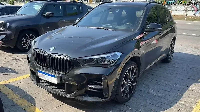 BMW IX1 - Imagem 1