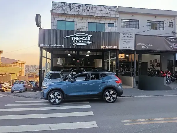 Volvo XC40 Recharge - Imagem 8