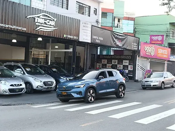 Volvo XC40 Recharge - Imagem 9