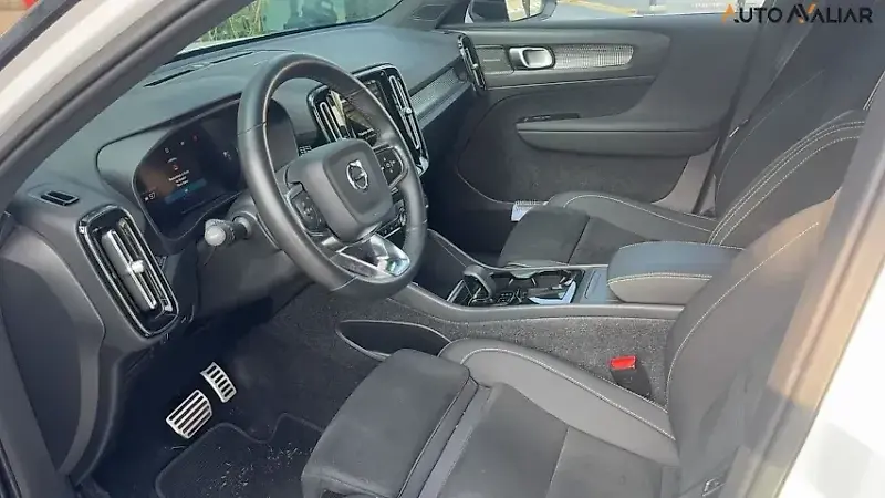 Volvo XC40 Recharge - Imagem 5