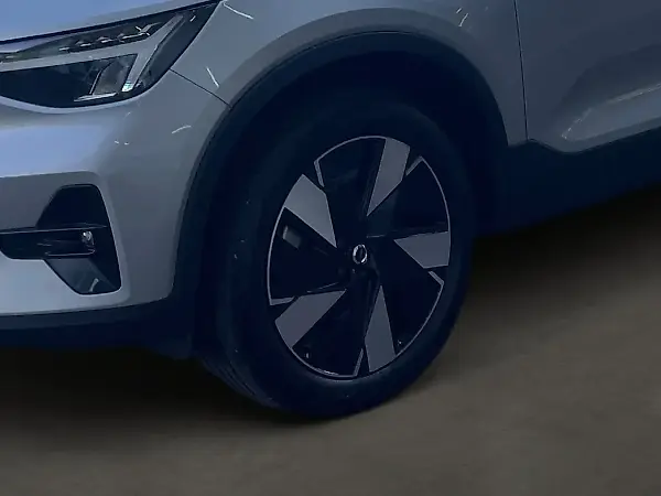 Volvo XC40 Recharge - Imagem 6