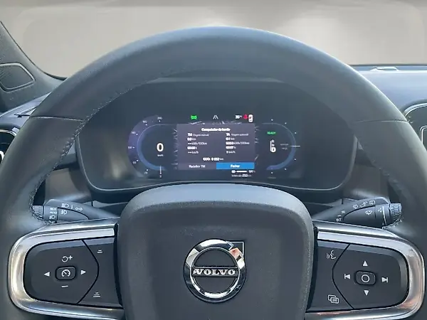 Volvo XC40 Recharge - Imagem 8