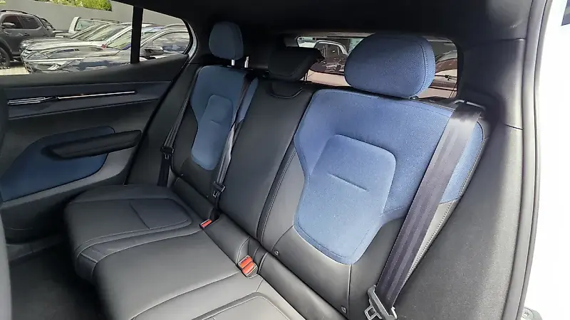Volvo EX30 - Imagem 18