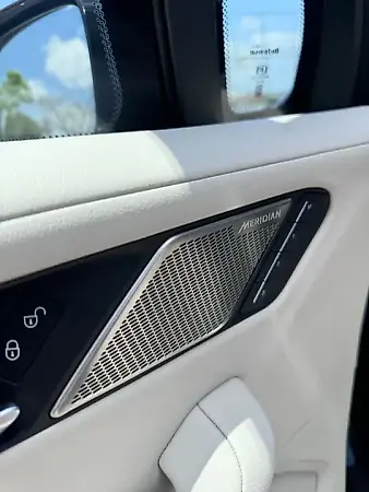 Jaguar I-pace - Imagem 12