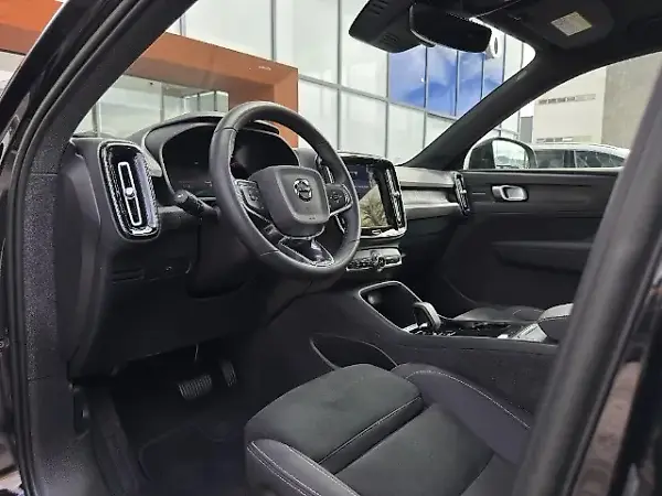 Volvo XC40 Recharge - Imagem 12